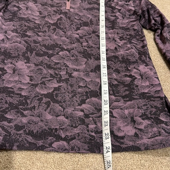 Athleta, purple and black floral half zip in great condition!​​​​​​ - Picture 3 of 4